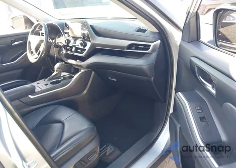 2022 Toyota Highlander Xle z USA, uszkodzony, nr VIN 5TDGZRAH6NS106731